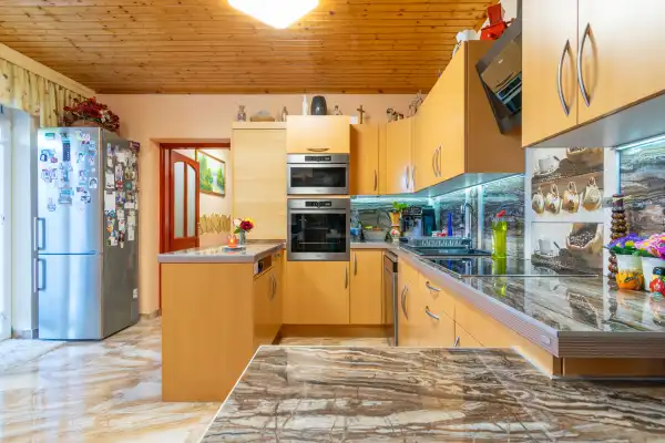 Eladó családi ház, Károlyháza 5 szoba 173 m² 99.99 M Ft