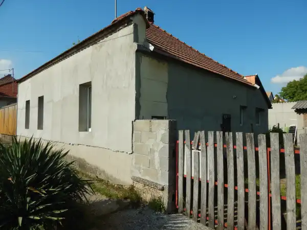 Eladó családi ház, Környe 3 szoba 140 m² 47.99 M Ft