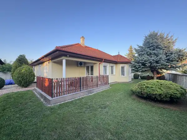 Eladó családi ház, Mosonszentmiklós 4 szoba 122 m² 94.9 M Ft