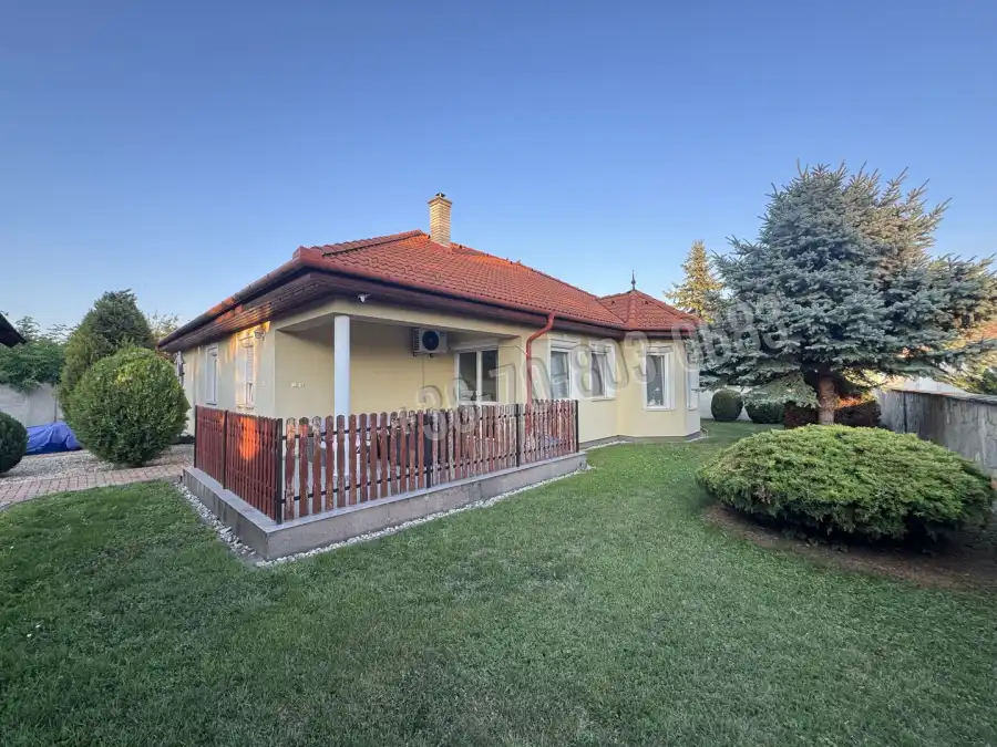 eladó családi ház, Mosonszentmiklós