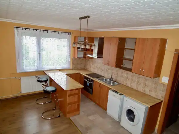 Eladó panellakás, Oroszlány 1+2 szoba 53 m² 35.4 M Ft