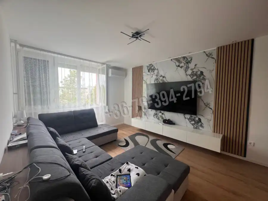 eladó téglalakás, Oroszlány