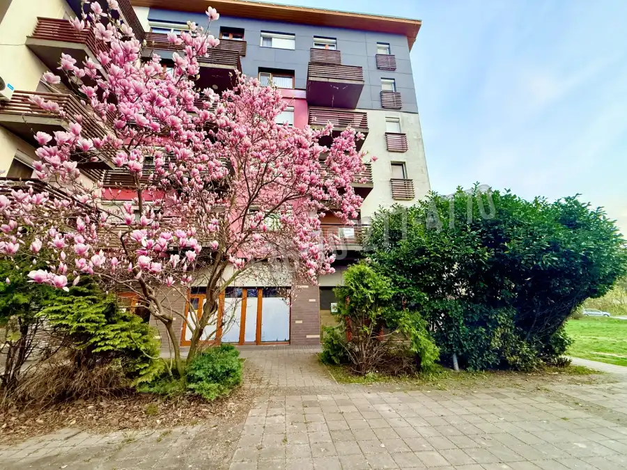 eladó téglalakás, Oroszlány