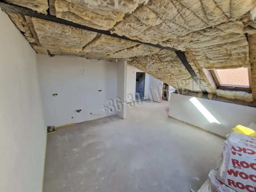 eladó újszerű téglalakás, Győr